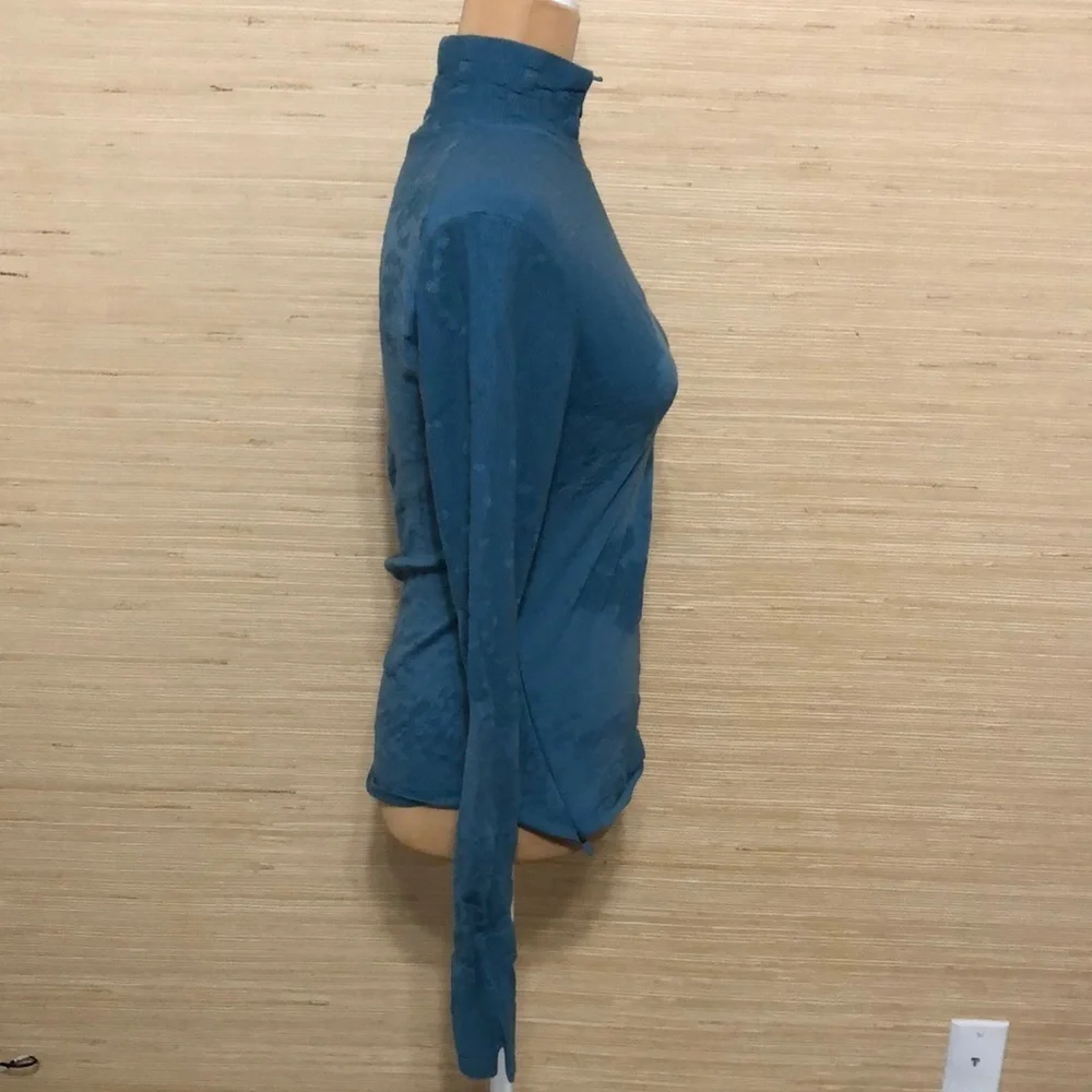 Women's Noise Aqua Textured Pattern Running Long Sleeve Mock Neck 1/4 zip Top